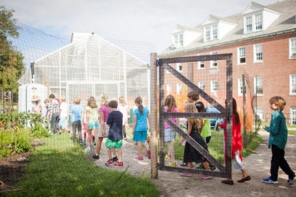 2013_SHESGarden_lmorris-9034-870x580