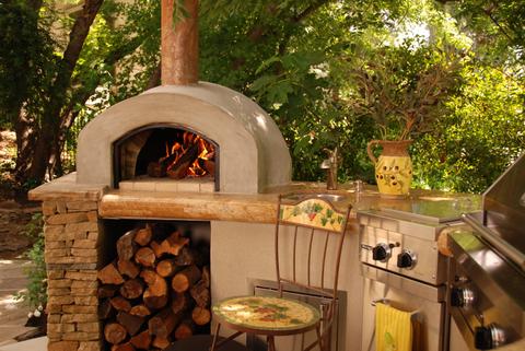 Make Pizza in your Back Yard! – Californo